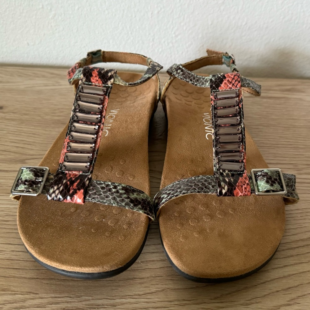 Vionic‎ Navassa T Strap Embellished Snakeskin Sandals Shoes Womens Size 9 Wide